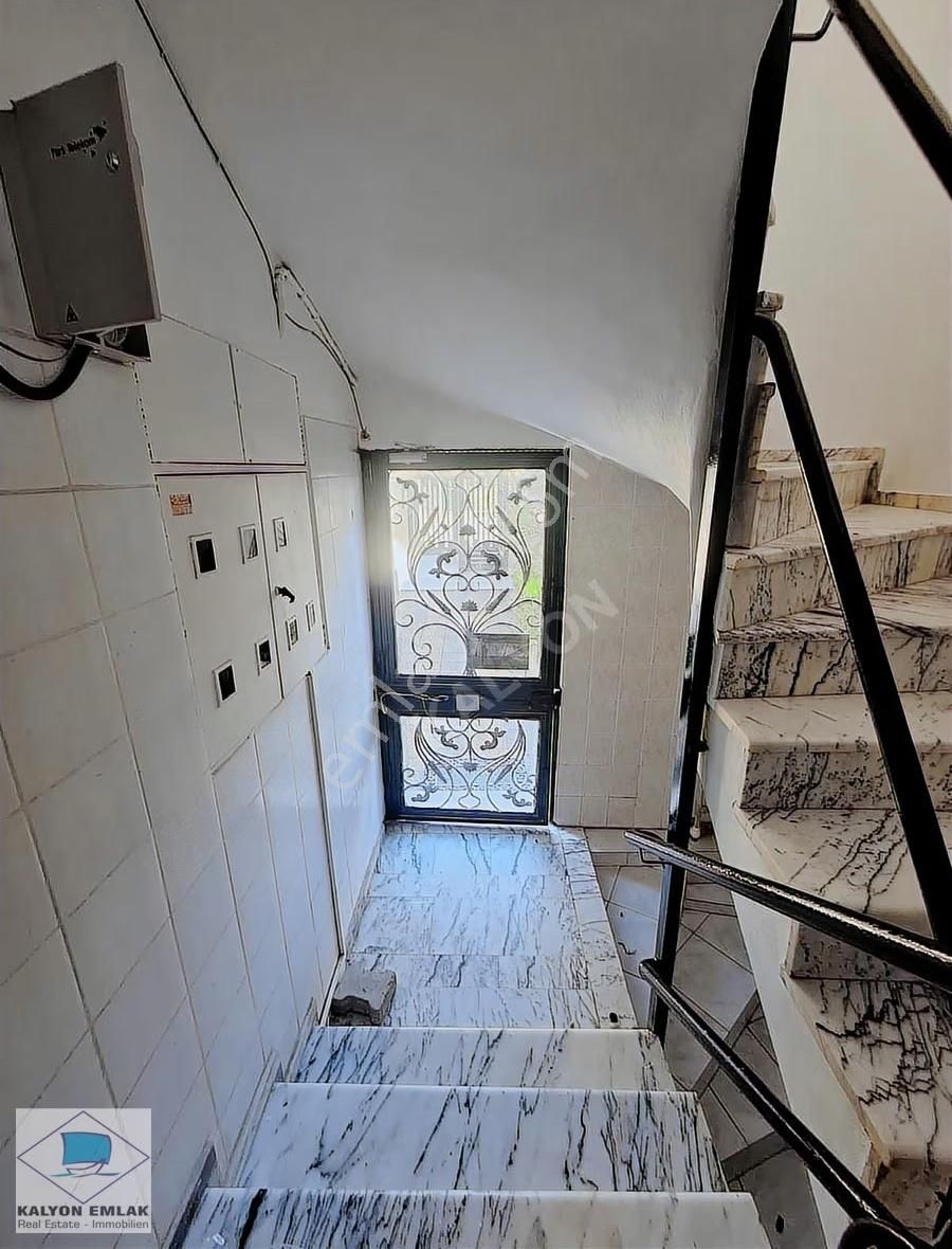 Kalyon Dan Çeşme Merkezde Bahçe Katı Eşyasız 1+1 Kiralık Daire - Görsel 8