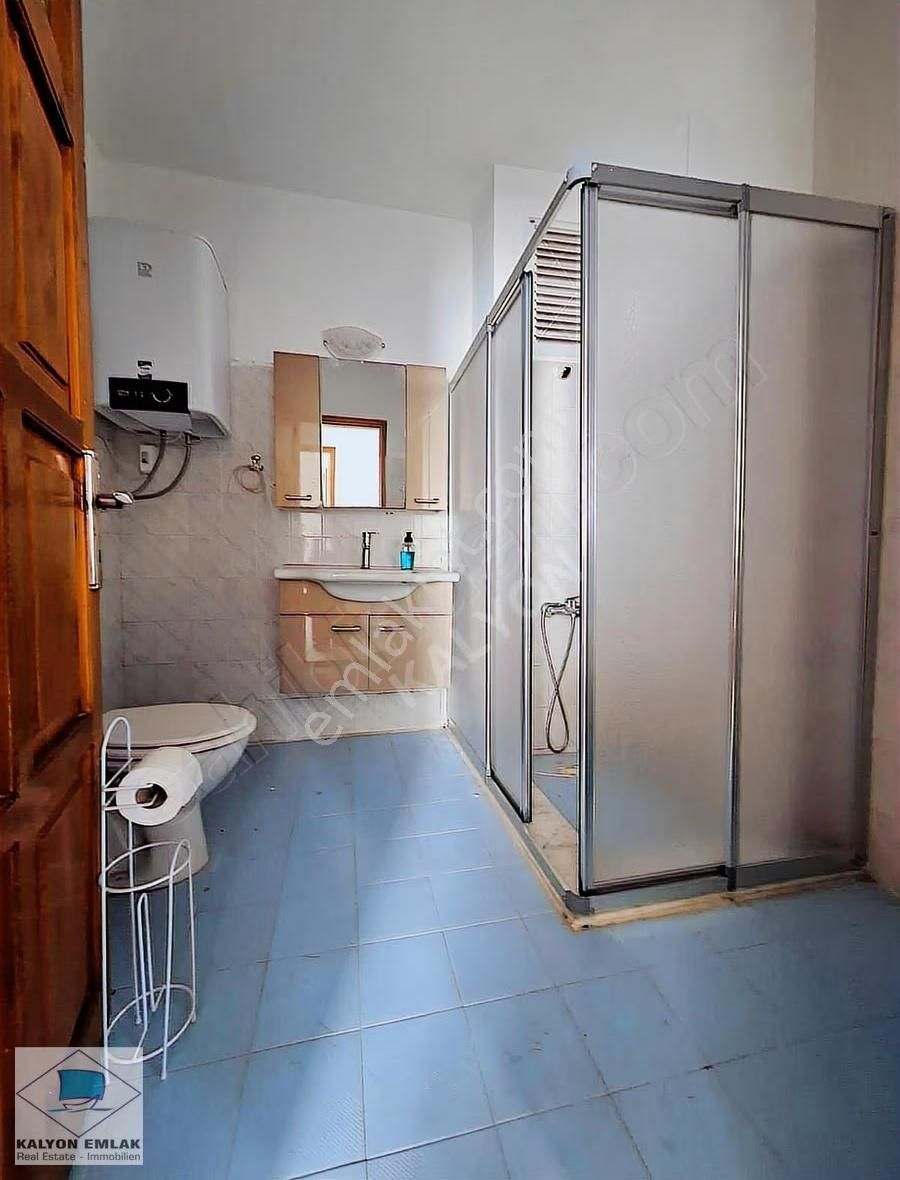 Kalyon Dan Çeşme Merkezde Bahçe Katı Eşyasız 1+1 Kiralık Daire - Görsel 4