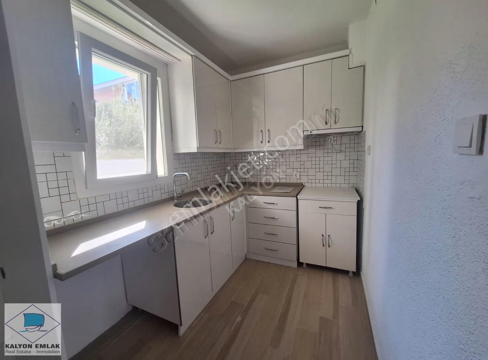 Kalyon Dan Çeşme Merkezde Bahçe Katı Eşyasız 1+1 Kiralık Daire - Görsel 30