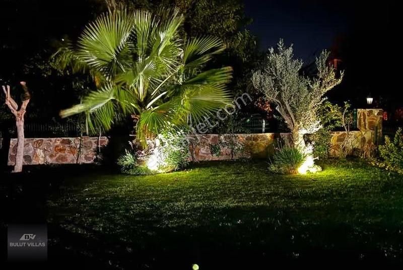 Akyarlarda Yaz Kış Yaşama Uygun Bahçeli Eşyalı Kiralık Villa - Görsel 21