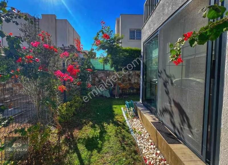 Akyarlarda Yaz Kış Yaşama Uygun Bahçeli Eşyalı Kiralık Villa - Görsel 7