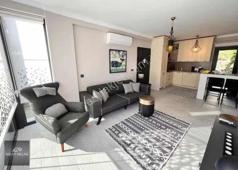 Akyarlarda Yaz Kış Yaşama Uygun Bahçeli Eşyalı Kiralık Villa - Görsel 12