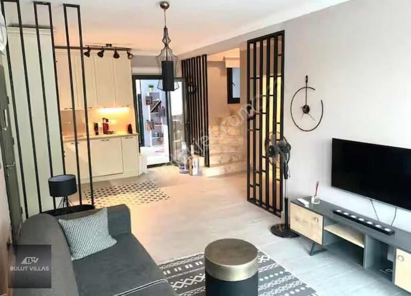 Akyarlarda Yaz Kış Yaşama Uygun Bahçeli Eşyalı Kiralık Villa - Görsel 2