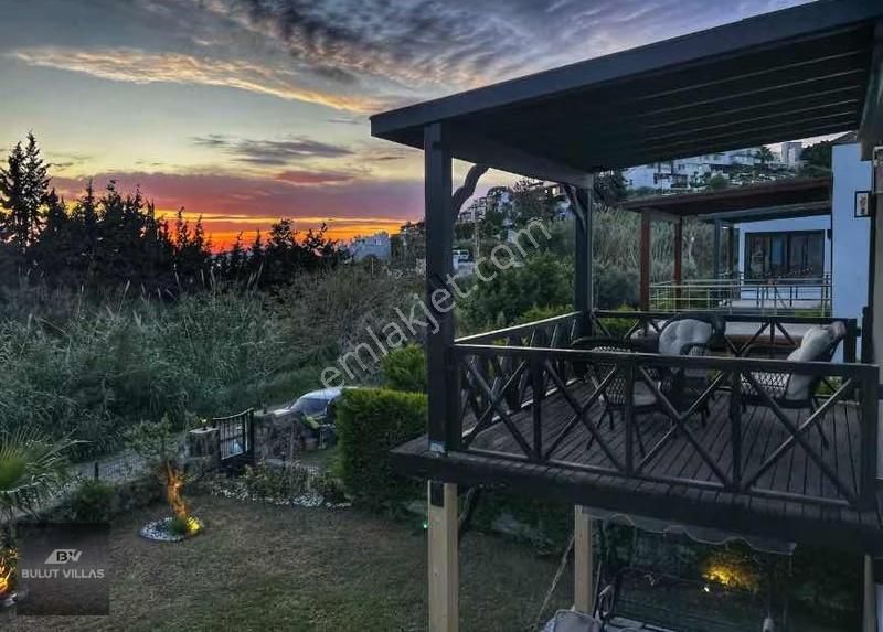 Akyarlarda Yaz Kış Yaşama Uygun Bahçeli Eşyalı Kiralık Villa - Görsel 11