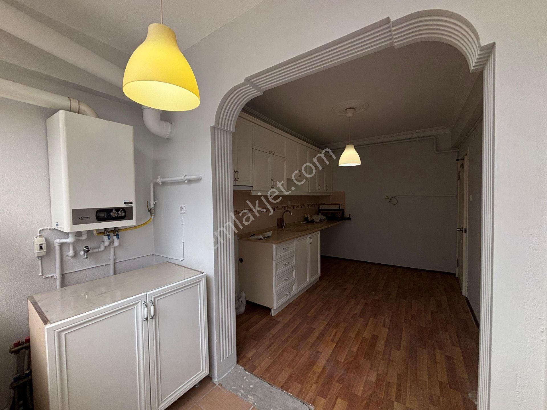 Belediye'nin Dibin'de 2+1 3 Balkon Kombili Fırsat Satılık Daire - Görsel 5