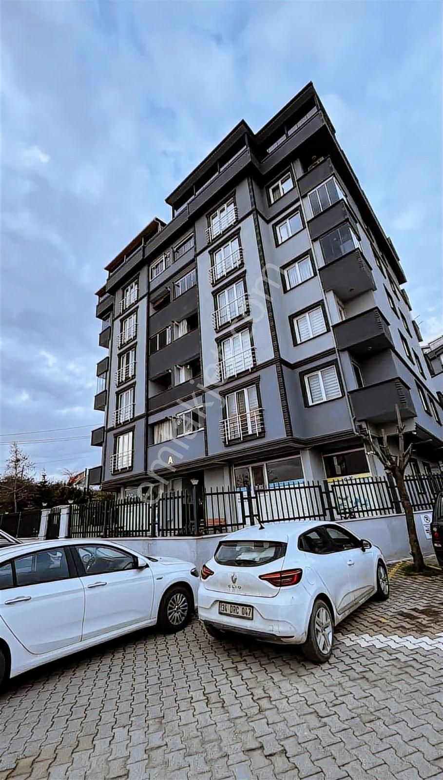 Çayırova Eng Park Sitesinde Satılık 2+1 Daire