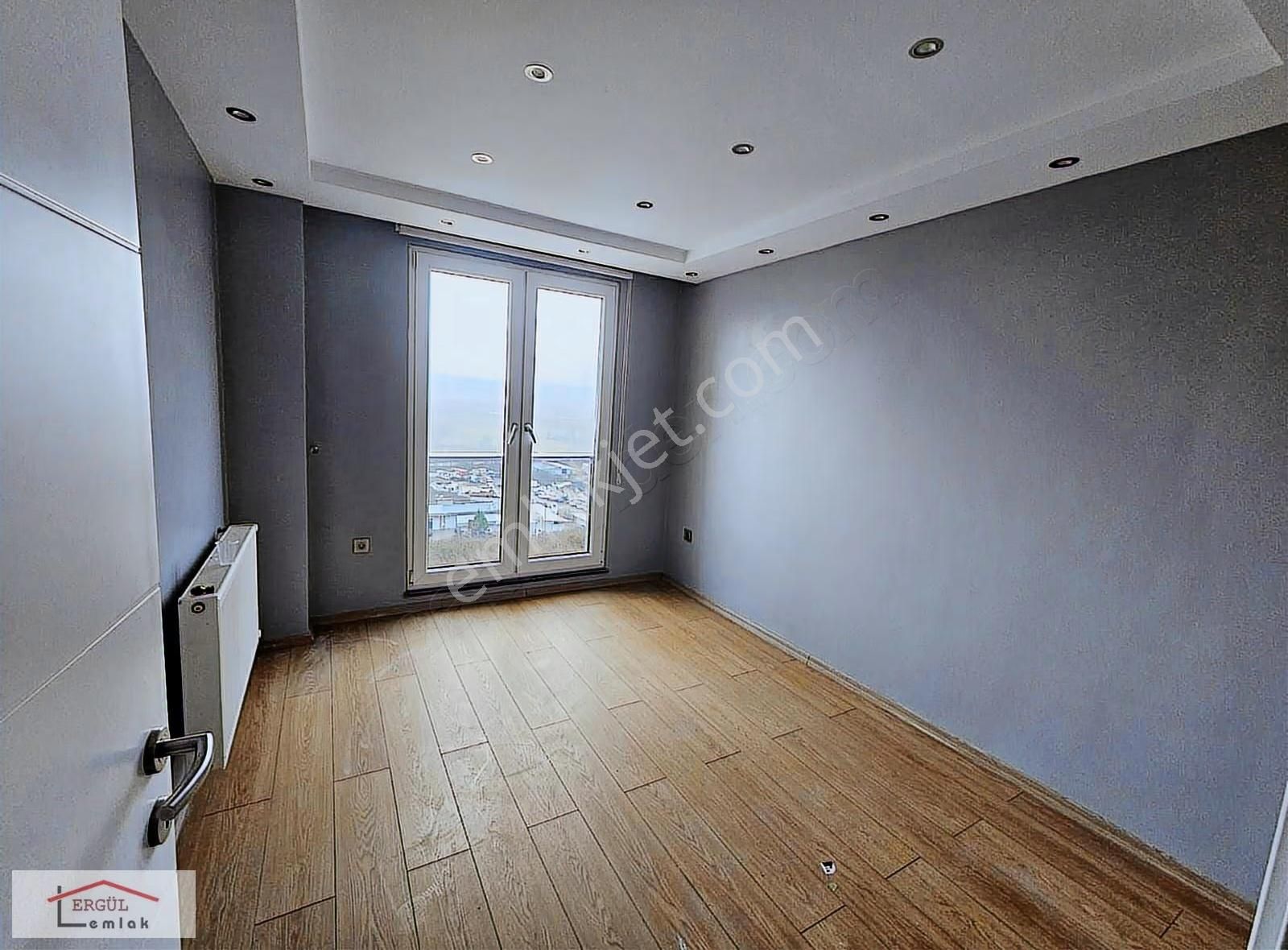 Gölpark Evlerinde Göl Manzarali Lüks Daire - Görsel 9