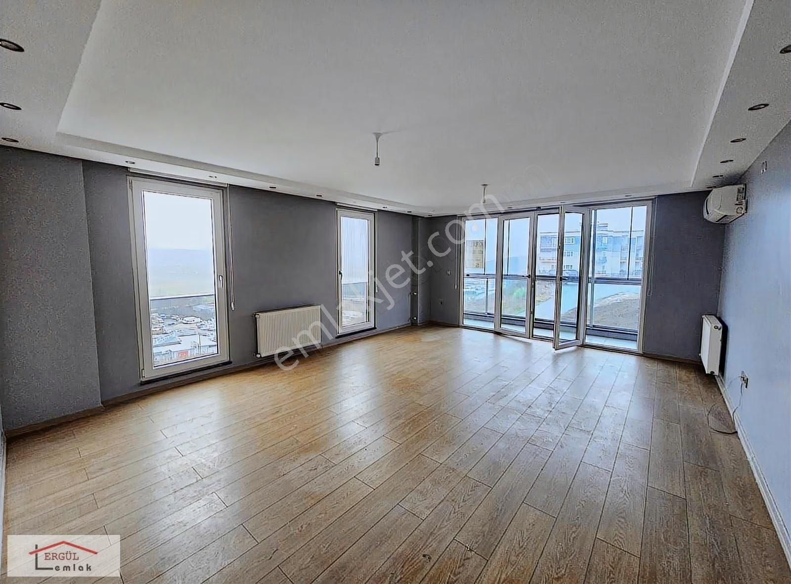 Gölpark Evlerinde Göl Manzarali Lüks Daire - Görsel 11