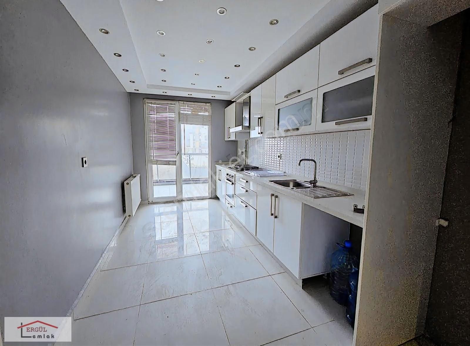 Gölpark Evlerinde Göl Manzarali Lüks Daire - Görsel 3