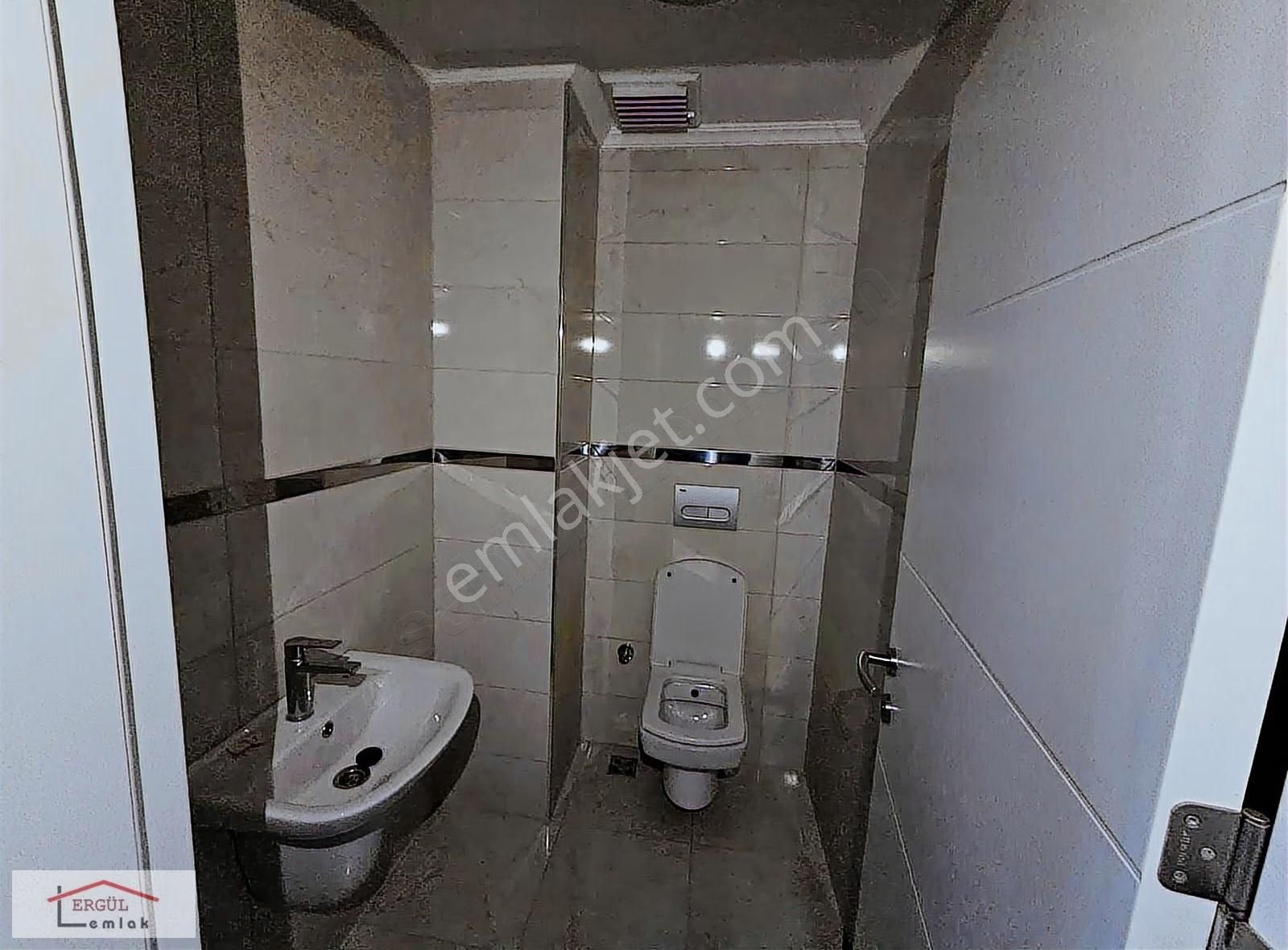 Gölpark Evlerinde Göl Manzarali Lüks Daire - Görsel 22