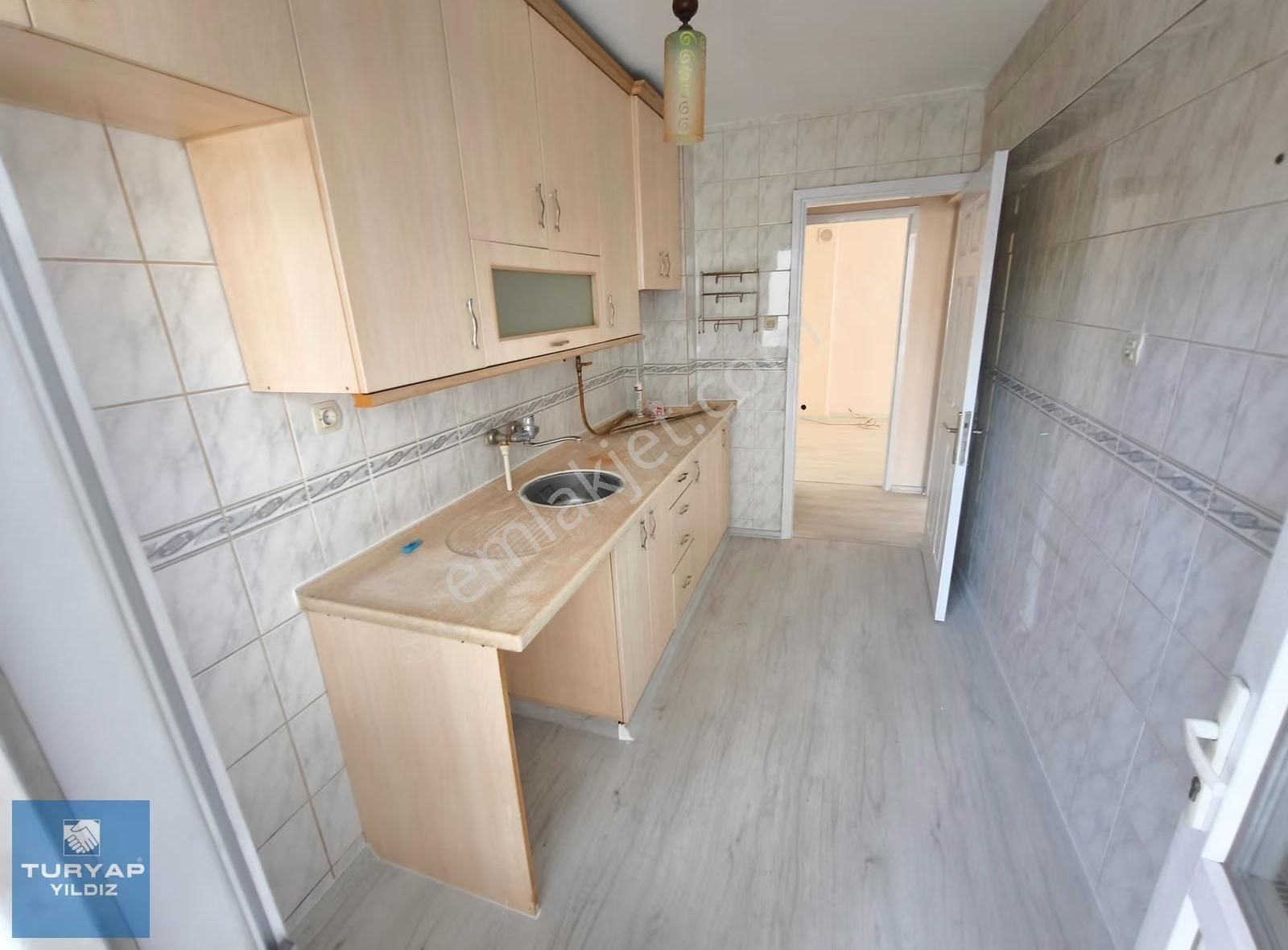 Buca Fırat Mahallesinde 3+1 Kiralık Daire Asansör Ve Doğalgaz - Görsel 2