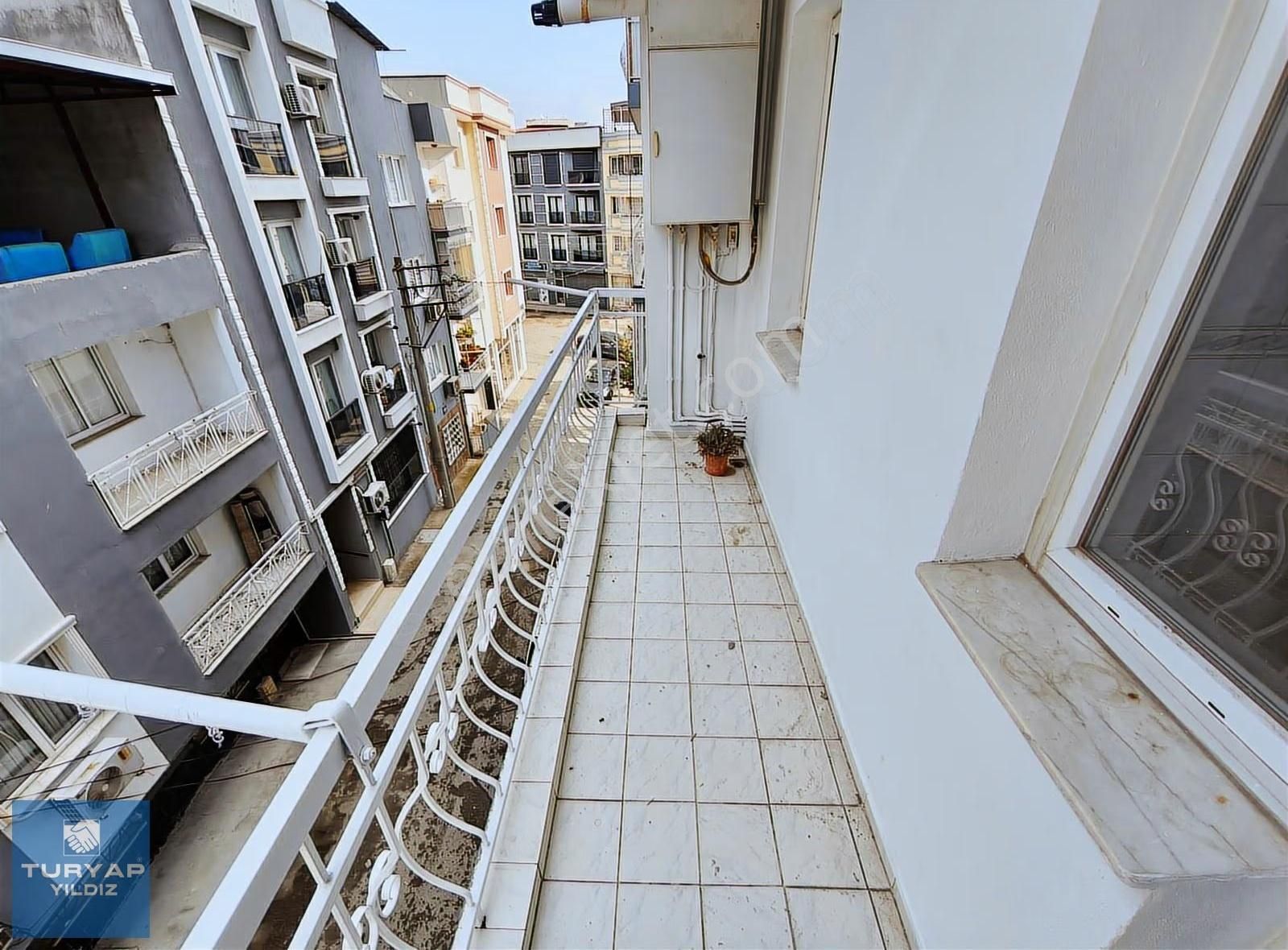 Buca Fırat Mahallesinde 3+1 Kiralık Daire Asansör Ve Doğalgaz - Görsel 6