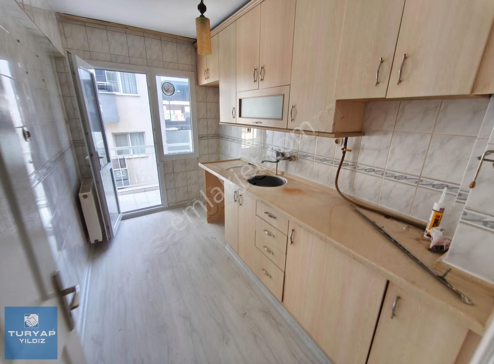 Buca Fırat Mahallesinde 3+1 Kiralık Daire Asansör Ve Doğalgaz - Görsel 11