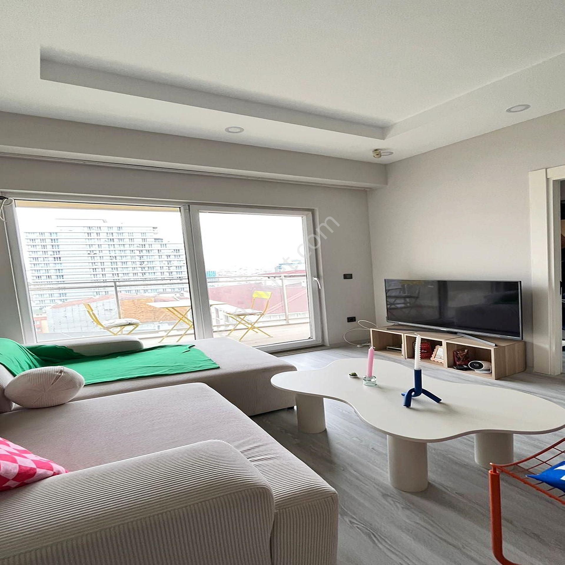 Site İçinde Sıfır Eşyalı Havuzlu 1+1 Kiralık Daire