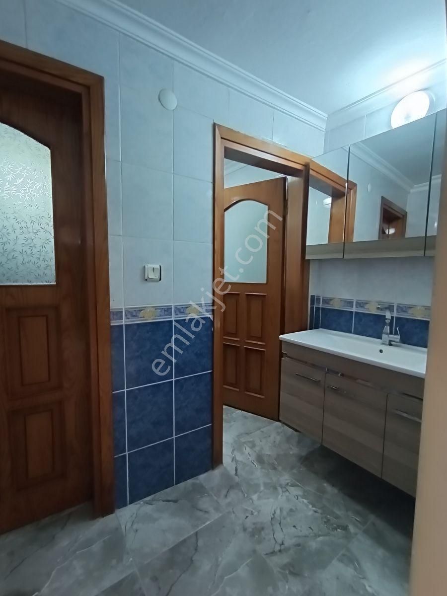 Üsküdar Yavuztürk Mahallesi 3+1 Kiralık Daire (130)m2 - Görsel 32