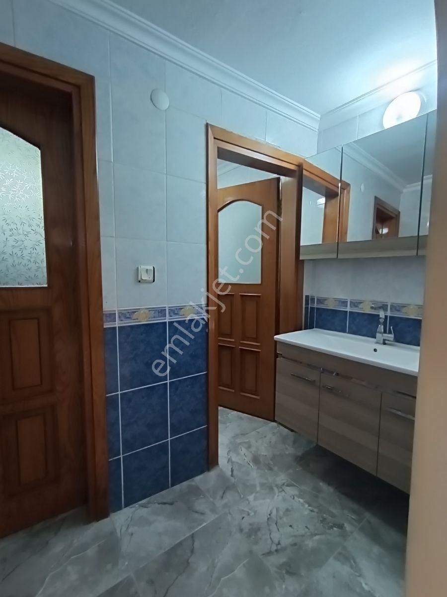 Üsküdar Yavuztürk Mahallesi 3+1 Kiralık Daire (130)m2 - Görsel 31