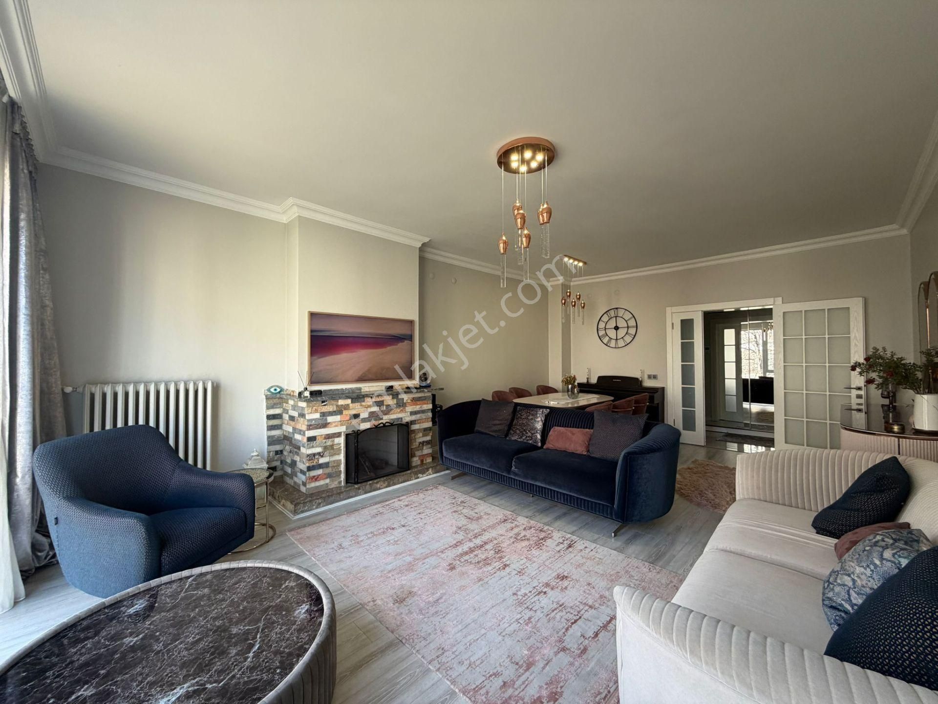 Çankaya Kennedy Caddesi'nde Yenilenmiş Kullanışlı 3+1 Satılık - Görsel 10