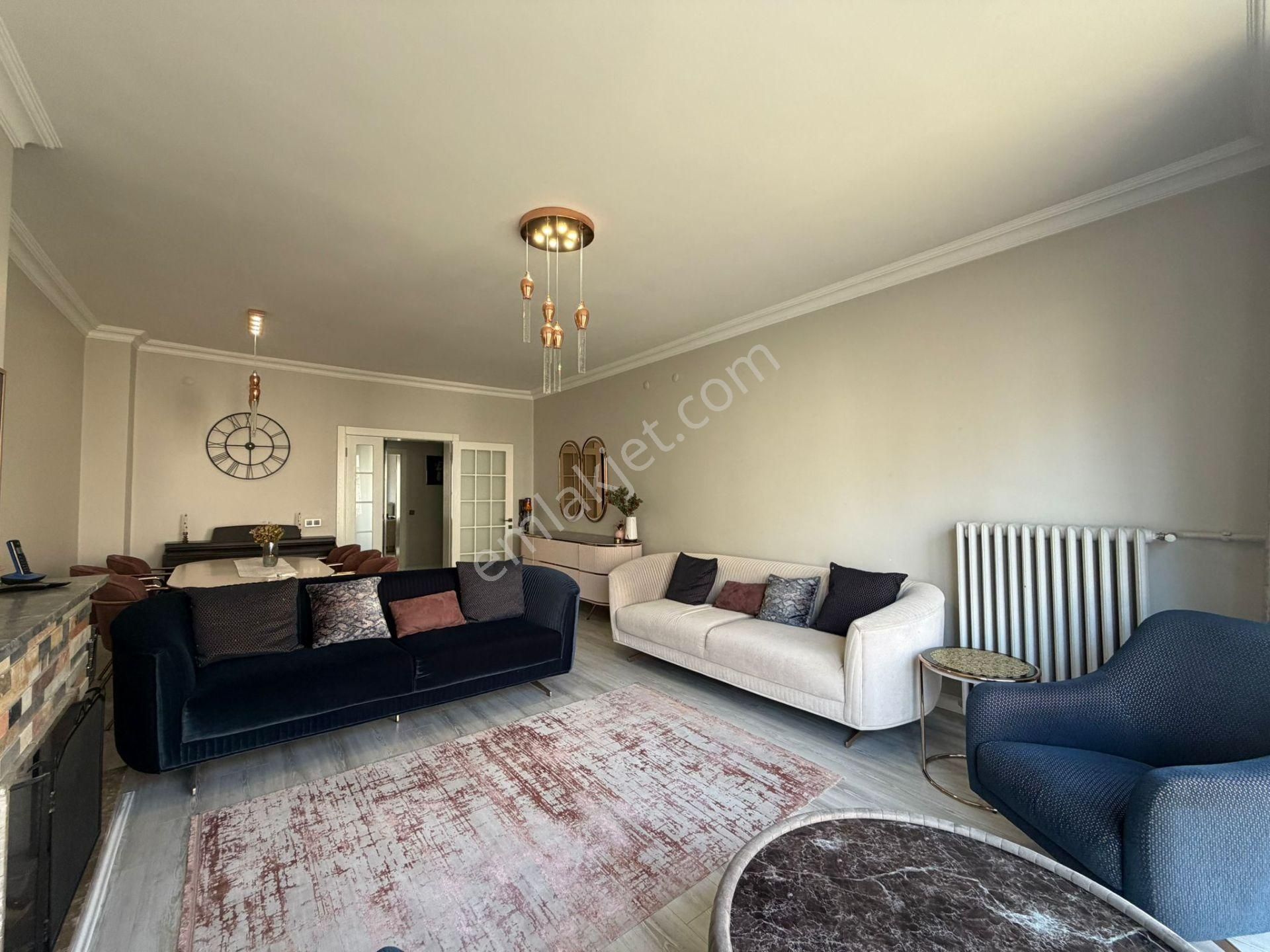 Çankaya Kennedy Caddesi'nde Yenilenmiş Kullanışlı 3+1 Satılık - Görsel 9