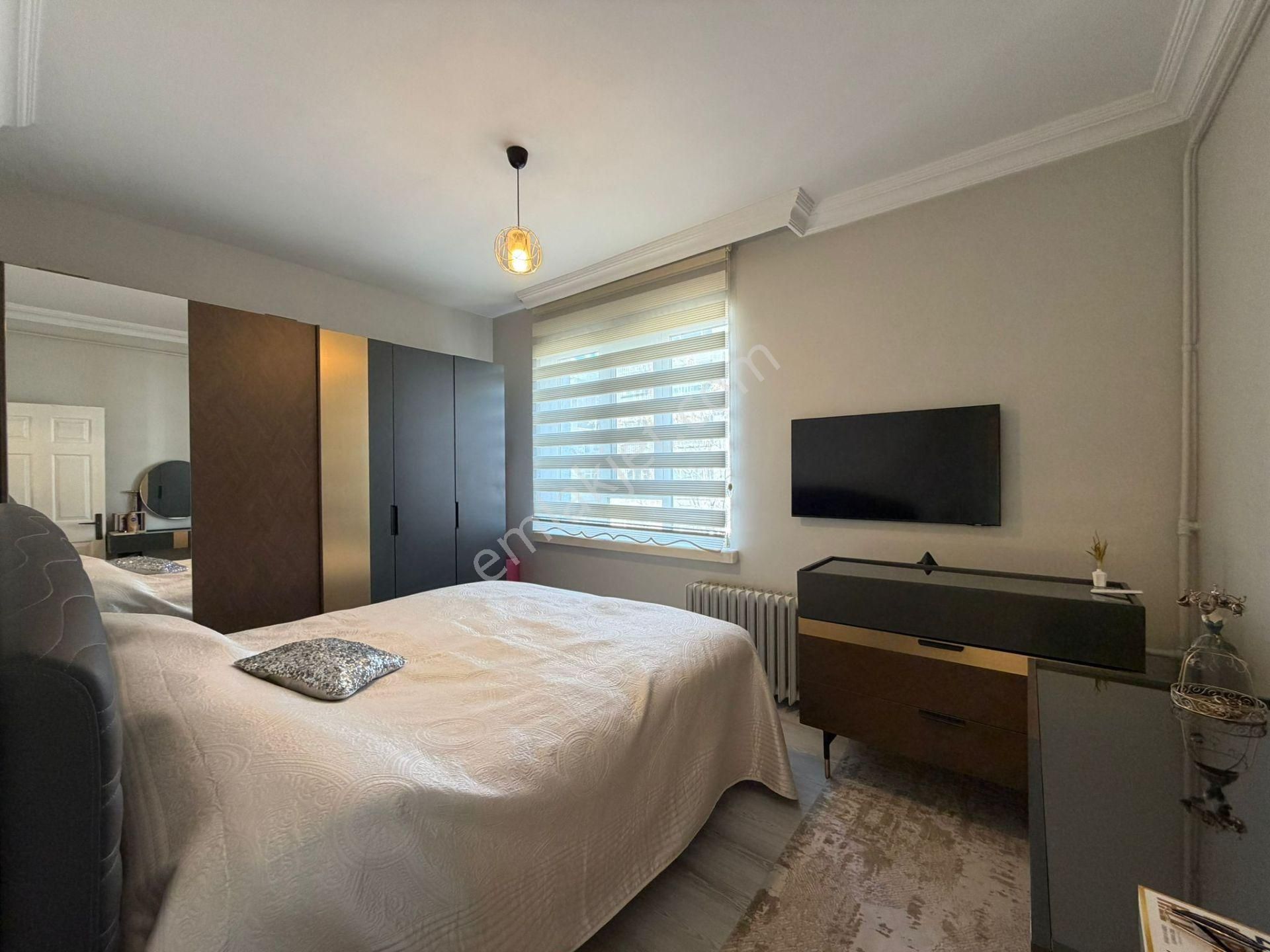 Çankaya Kennedy Caddesi'nde Yenilenmiş Kullanışlı 3+1 Satılık - Görsel 21