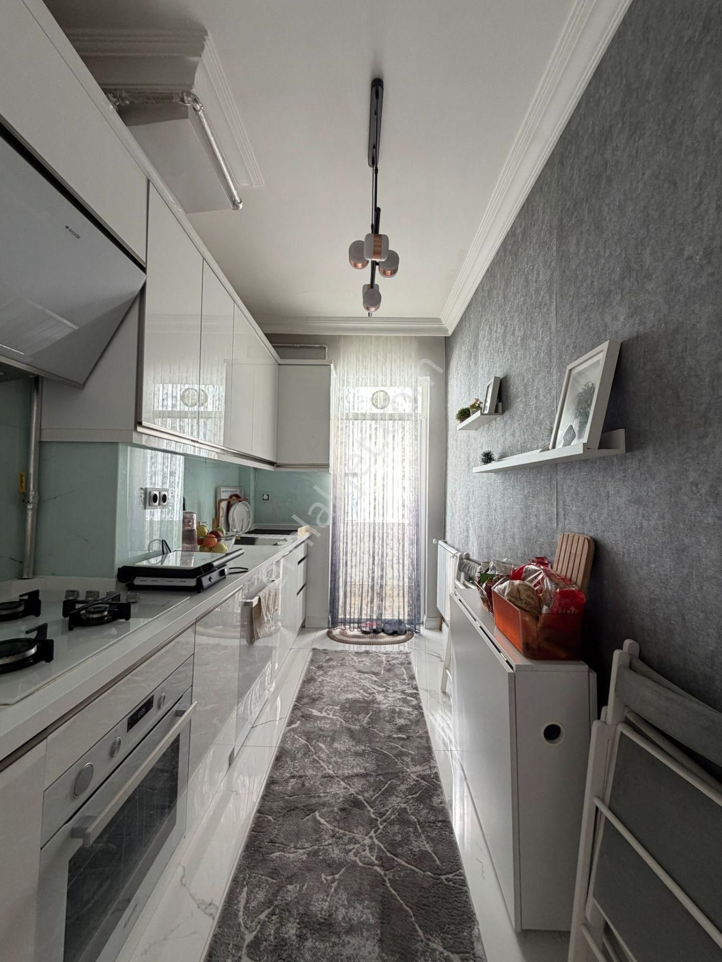 Çankaya Kennedy Caddesi'nde Yenilenmiş Kullanışlı 3+1 Satılık - Görsel 16