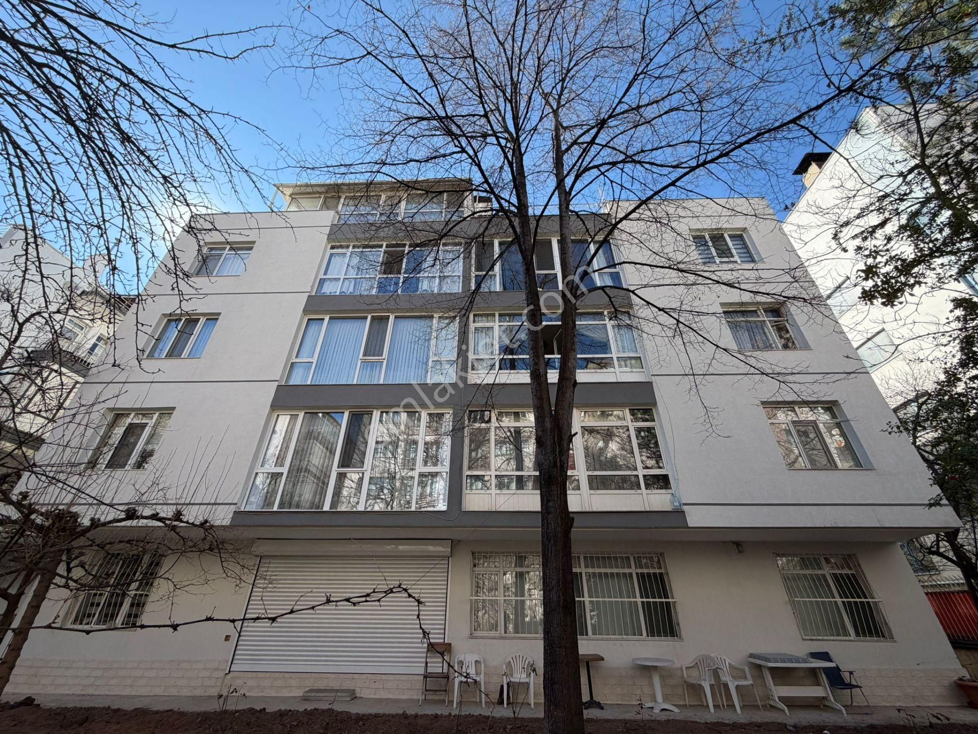 Çankaya Kennedy Caddesi'nde Yenilenmiş Kullanışlı 3+1 Satılık - Görsel 5