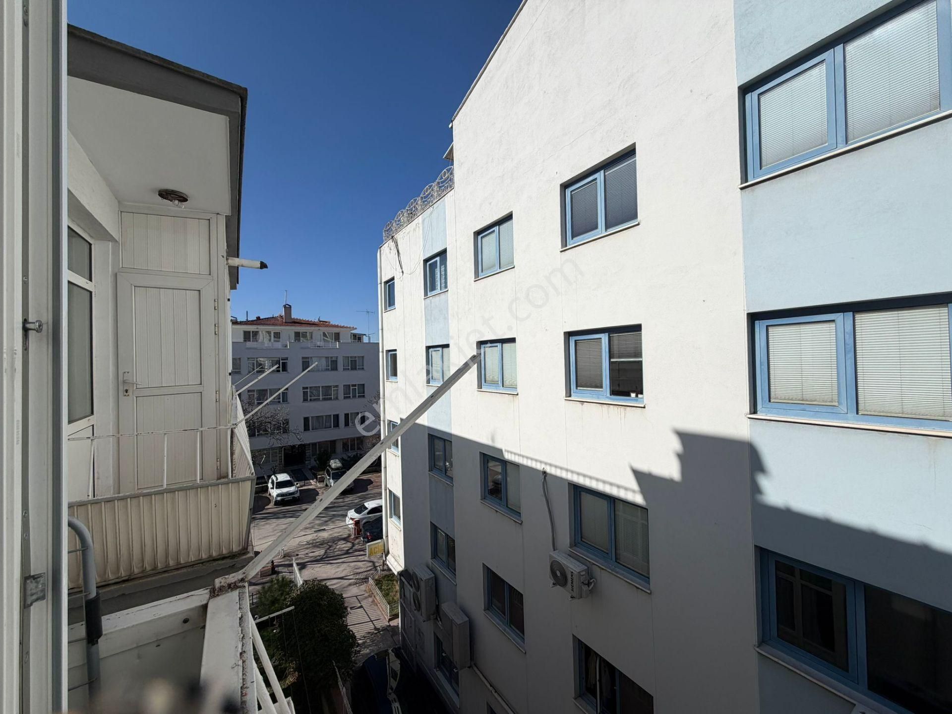 Çankaya Kennedy Caddesi'nde Yenilenmiş Kullanışlı 3+1 Satılık - Görsel 34