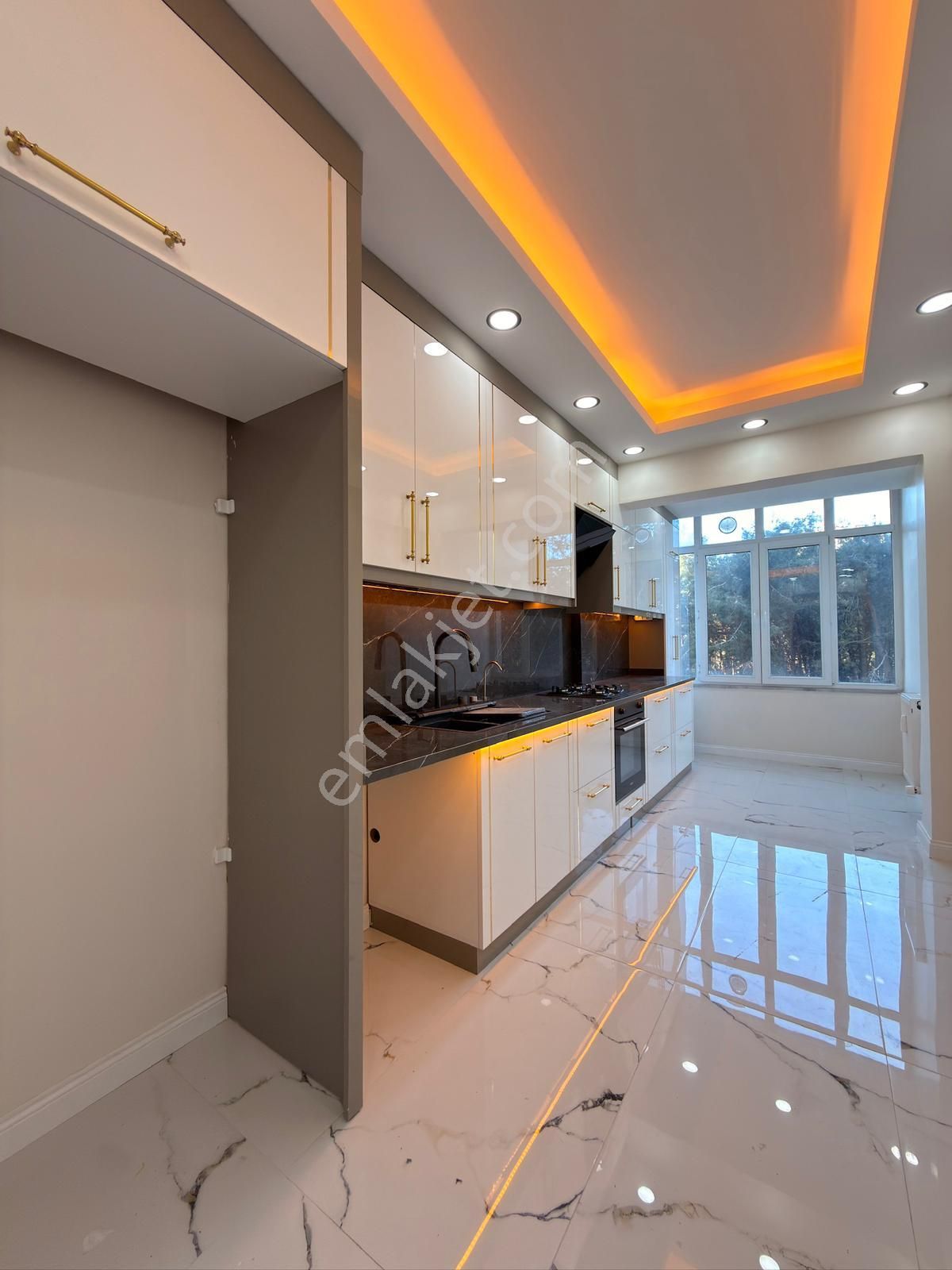 Barış Mahallesi Çamlık Manzaralı Full Dekorlu 3+1 Satılık Daire - Görsel 6