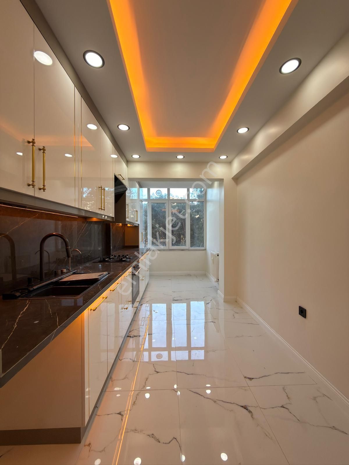 Barış Mahallesi Çamlık Manzaralı Full Dekorlu 3+1 Satılık Daire - Görsel 5