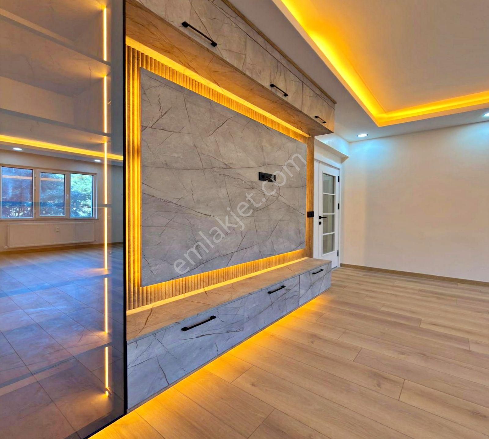 Barış Mahallesi Çamlık Manzaralı Full Dekorlu 3+1 Satılık Daire - Görsel 16