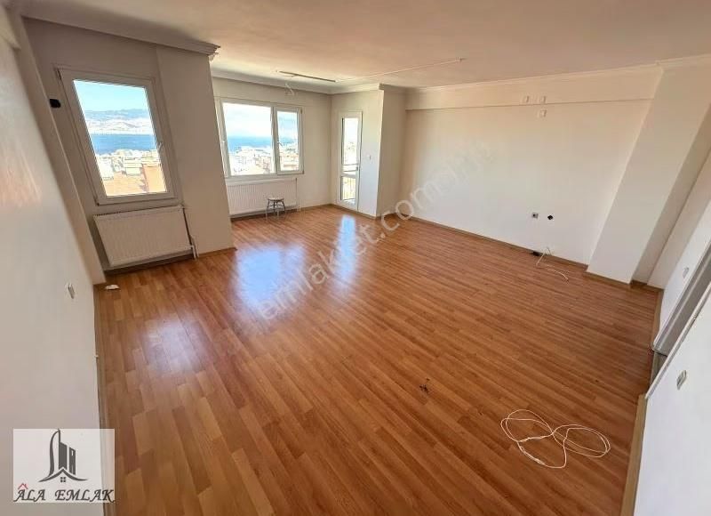 Basın Sitesi'nde Geniş 3+1 Asansörlü Ara Kat Deniz Manzaralı - Görsel 3