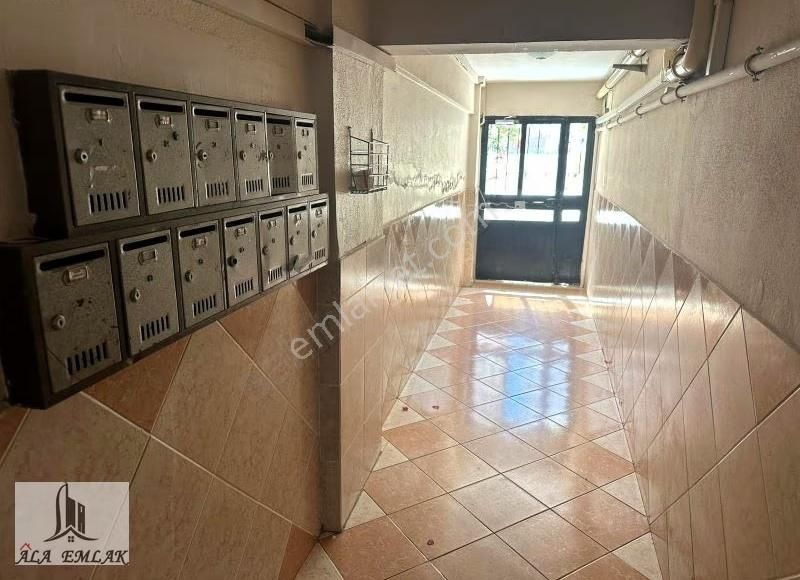 Basın Sitesi'nde Geniş 3+1 Asansörlü Ara Kat Deniz Manzaralı - Görsel 7