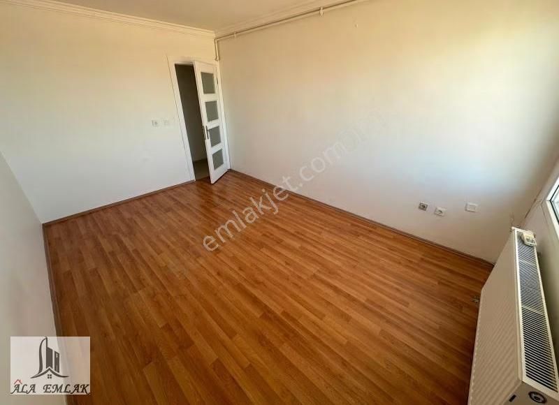 Basın Sitesi'nde Geniş 3+1 Asansörlü Ara Kat Deniz Manzaralı - Görsel 14