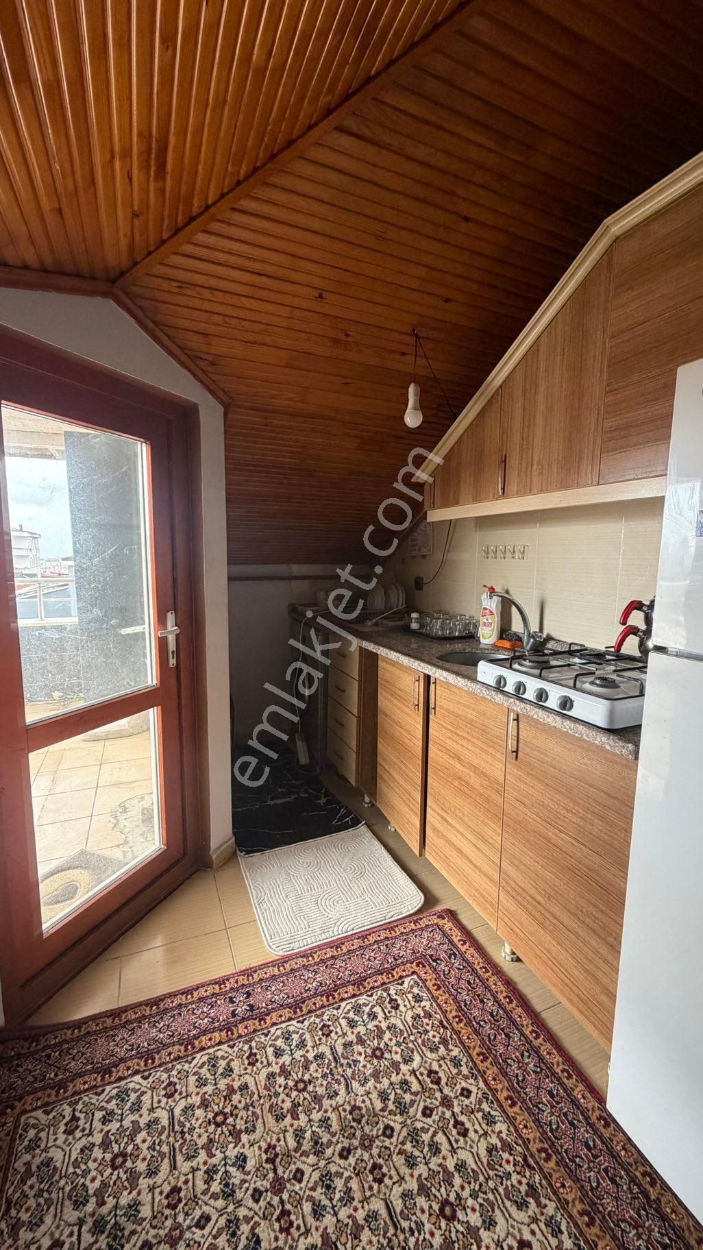 Birken Emlaktan Yalçın Sok. 2+1 Eşyalı Çatı Katı Kiralık Daire - Görsel 6