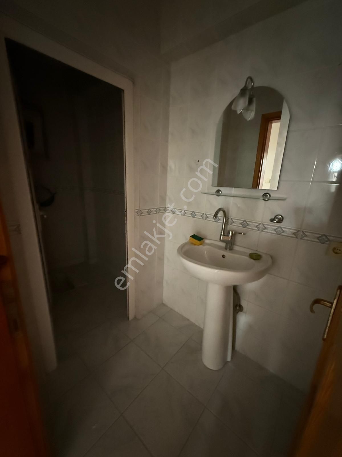 Silifke/gazi Mahallesi 3+1 Kiralık Daire (depozito Yok) - Görsel 12