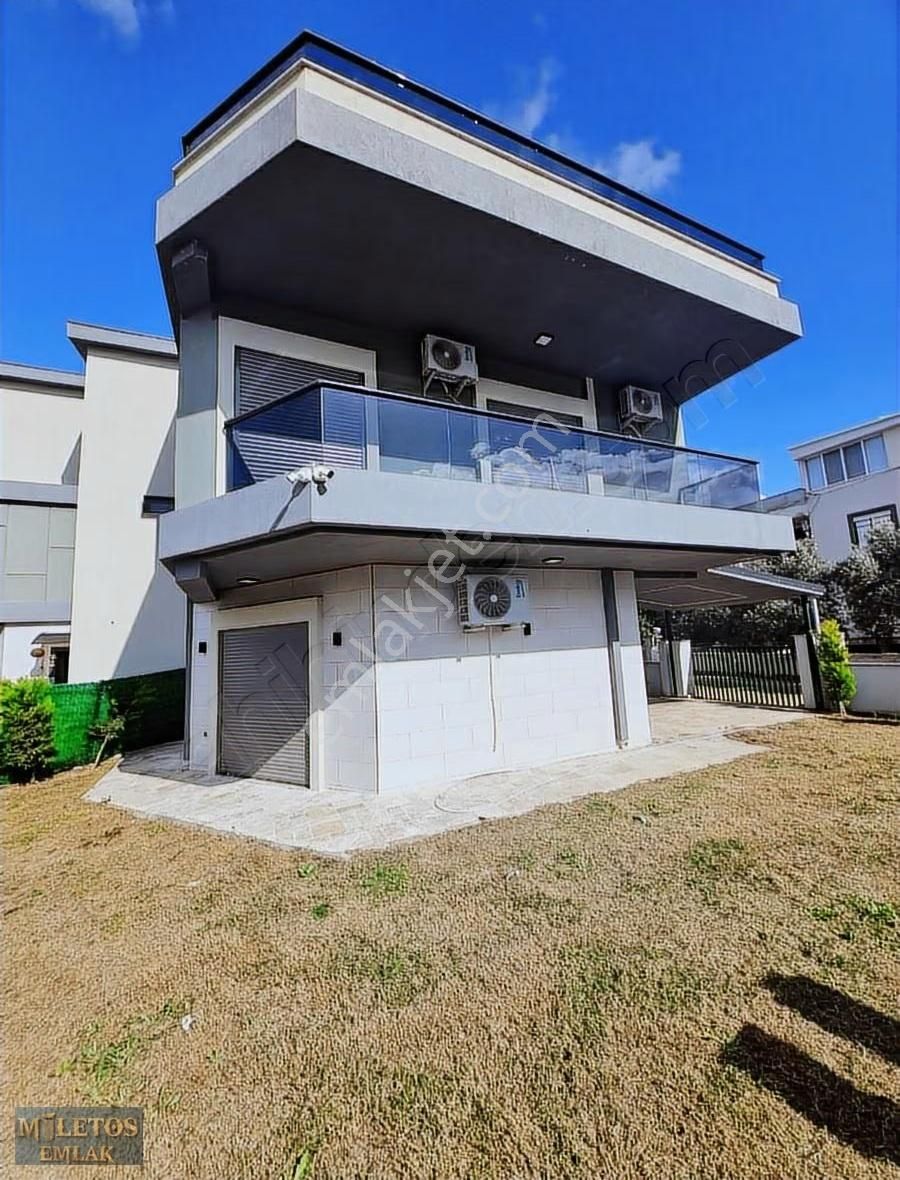 Didim Mavisehirde Denize 140 Mt Eşyalı Satılık Villa