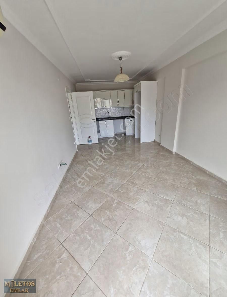 Didimde Kiralık 1+1 Esyasiz Oldukça Geniş Hastaneye 300 Mt - Görsel 8