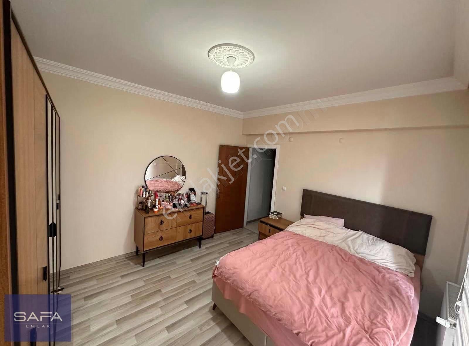 Safa Emlaktan Yenidoğanda Tramvaya 2. Dk Eşyalı Kiralık Daire - Görsel 6