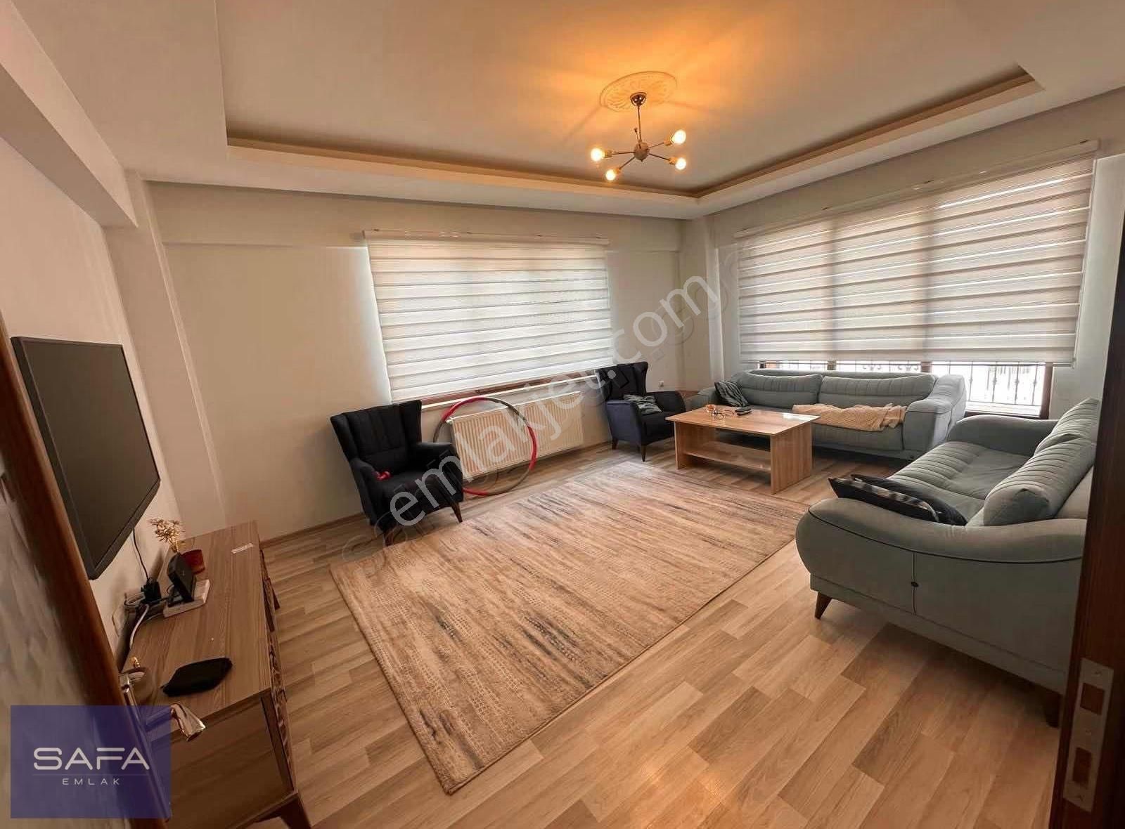 Safa Emlaktan Yenidoğanda Tramvaya 2. Dk Eşyalı Kiralık Daire - Görsel 3