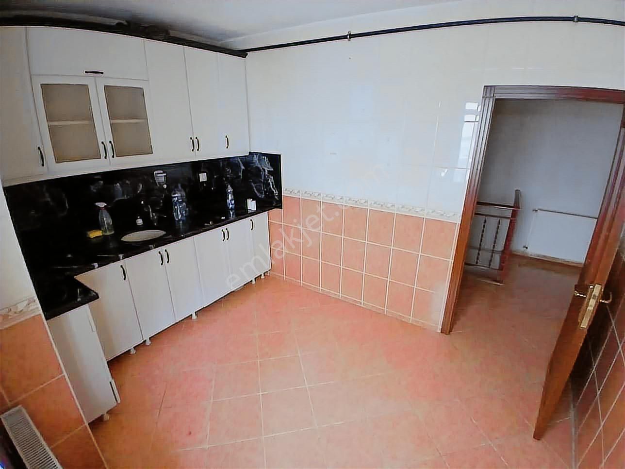 Adres'den Selçuklu Mah'de 3+1 Ulaşıma Yakın Bekara Uygun Daire