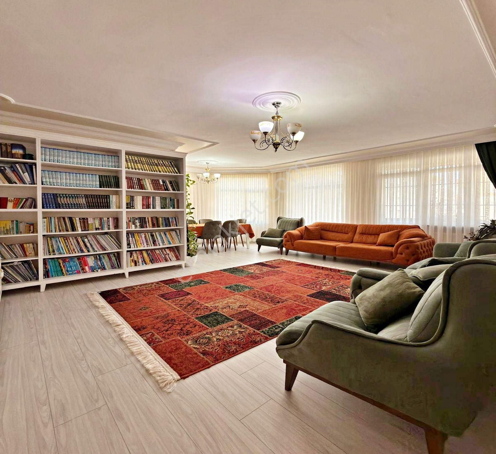 Metrobüse 5'dk Site İçinde Masrafsız 3+1 Arakat Satılık Daire - Görsel 3