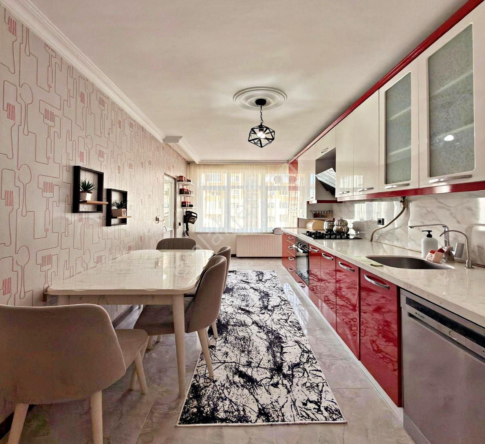 Metrobüse 5'dk Site İçinde Masrafsız 3+1 Arakat Satılık Daire - Görsel 11