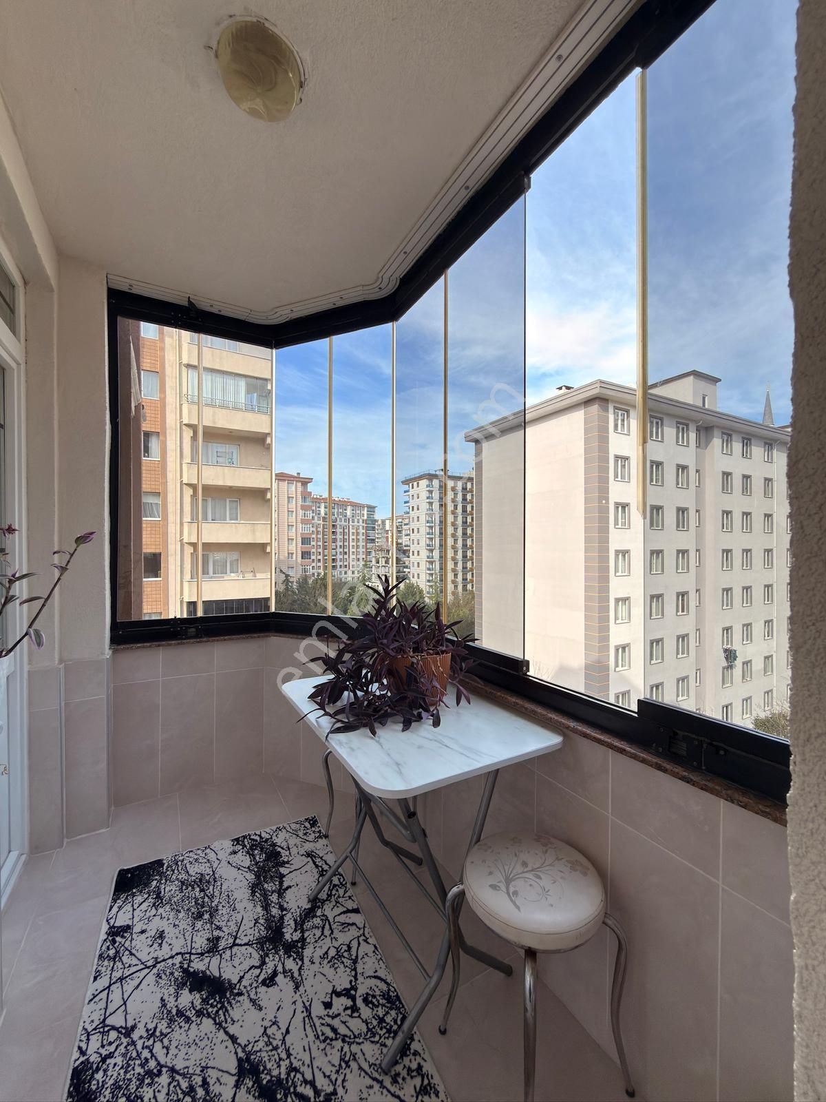 Metrobüse 5'dk Site İçinde Masrafsız 3+1 Arakat Satılık Daire - Görsel 16