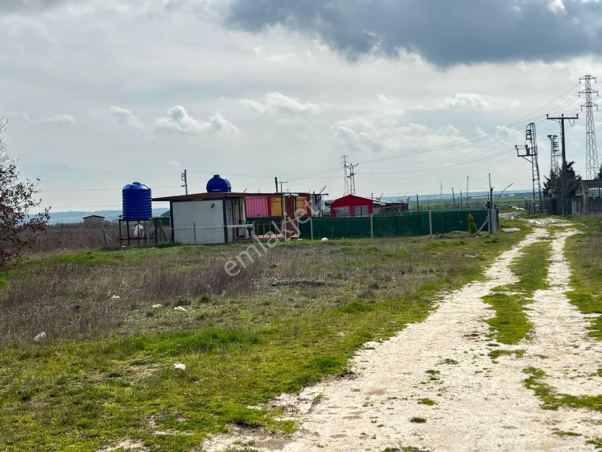 Güven'den Saray'da Tel İle Çevrili Yola Cephe 255m² Kupon Arazi - Görsel 2
