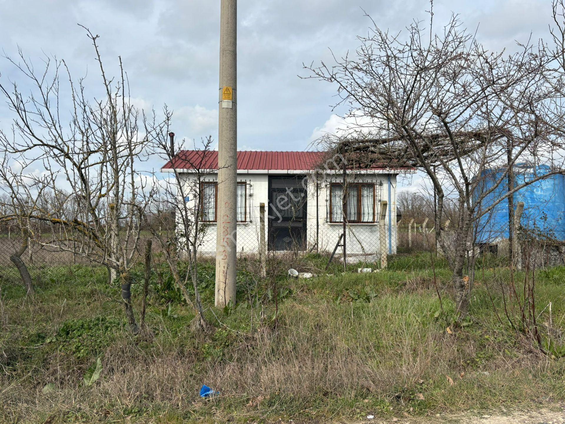 Güven'den Saray'da Tel İle Çevrili Yola Cephe 255m² Kupon Arazi - Görsel 4