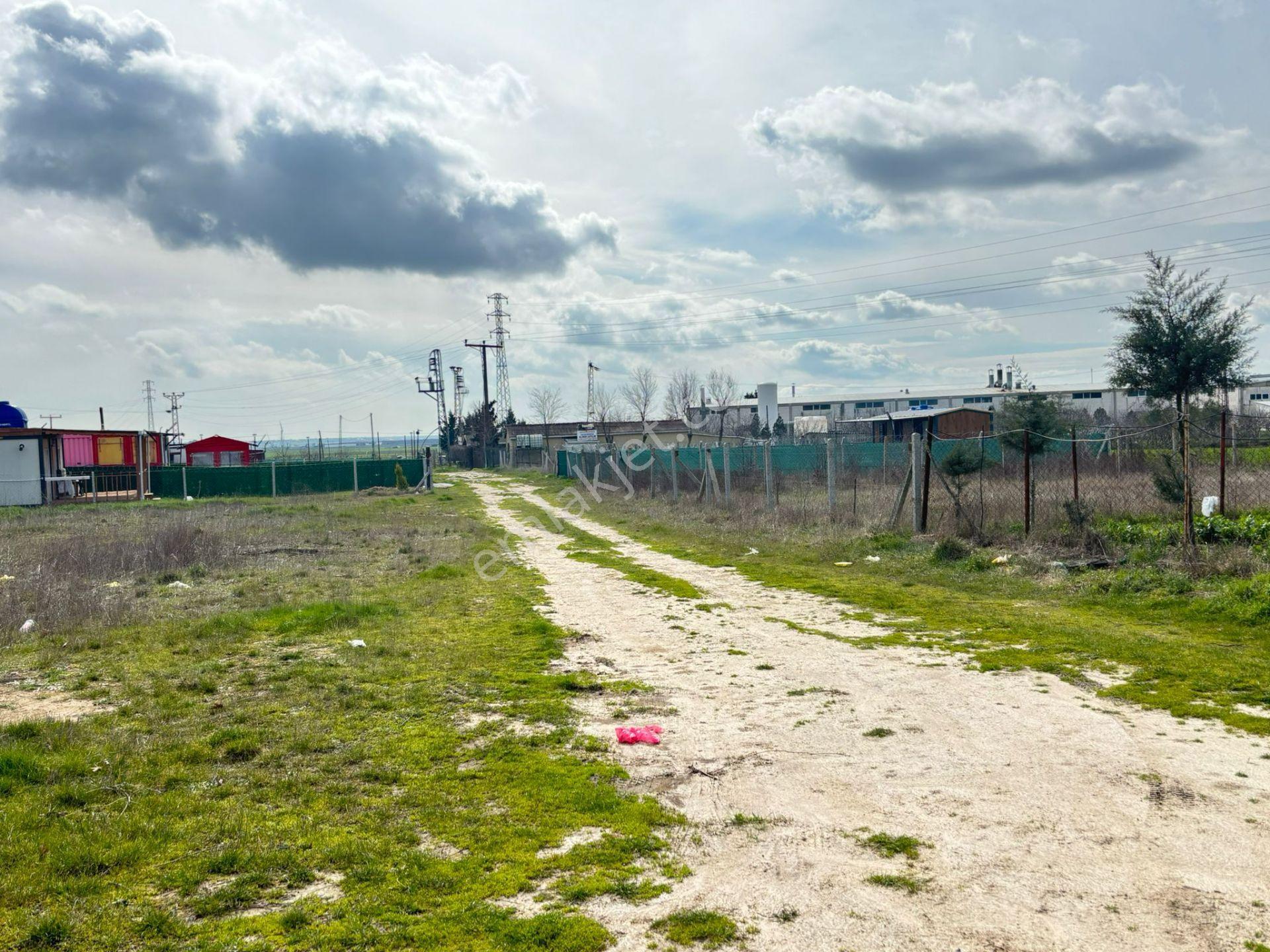 Güven'den Saray'da Tel İle Çevrili Yola Cephe 255m² Kupon Arazi - Görsel 28