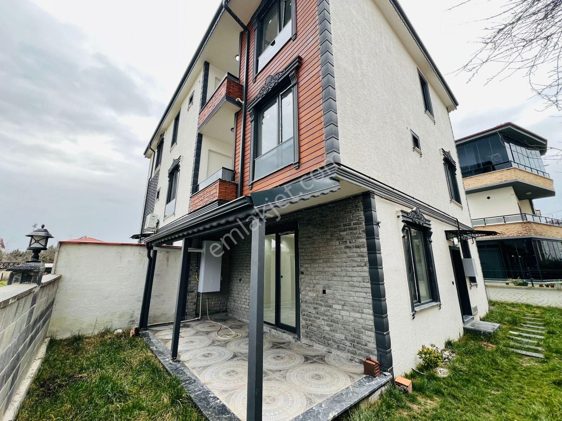 Karasuda 3+1 Yerden Isıtmalı Tripleks Yapı Çiğdem Emlak