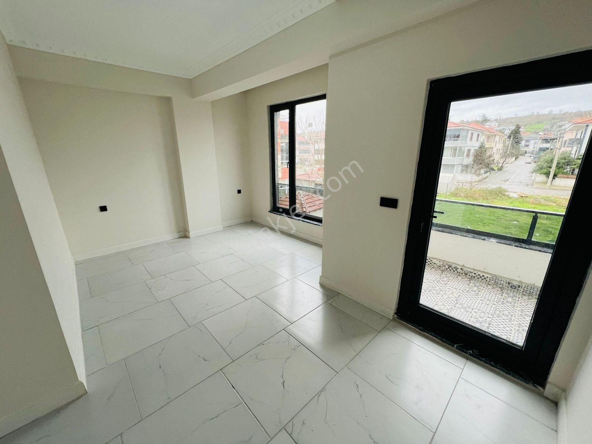 Karasuda 3+1 Yerden Isıtmalı Tripleks Yapı Çiğdem Emlak - Görsel 25