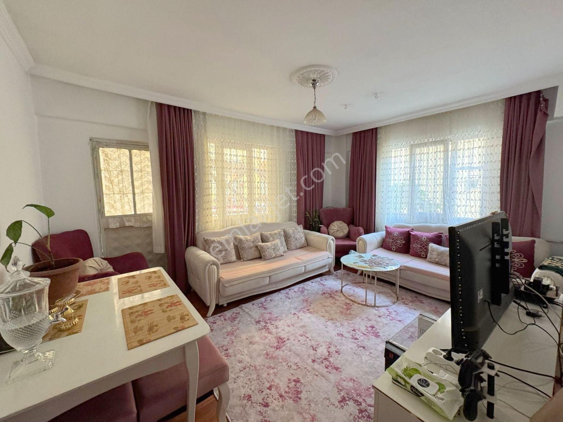 Mertcan'dan E5 Karayolu 5dk Marmaray 10dk Balkonlu Giriş Kat 2+1