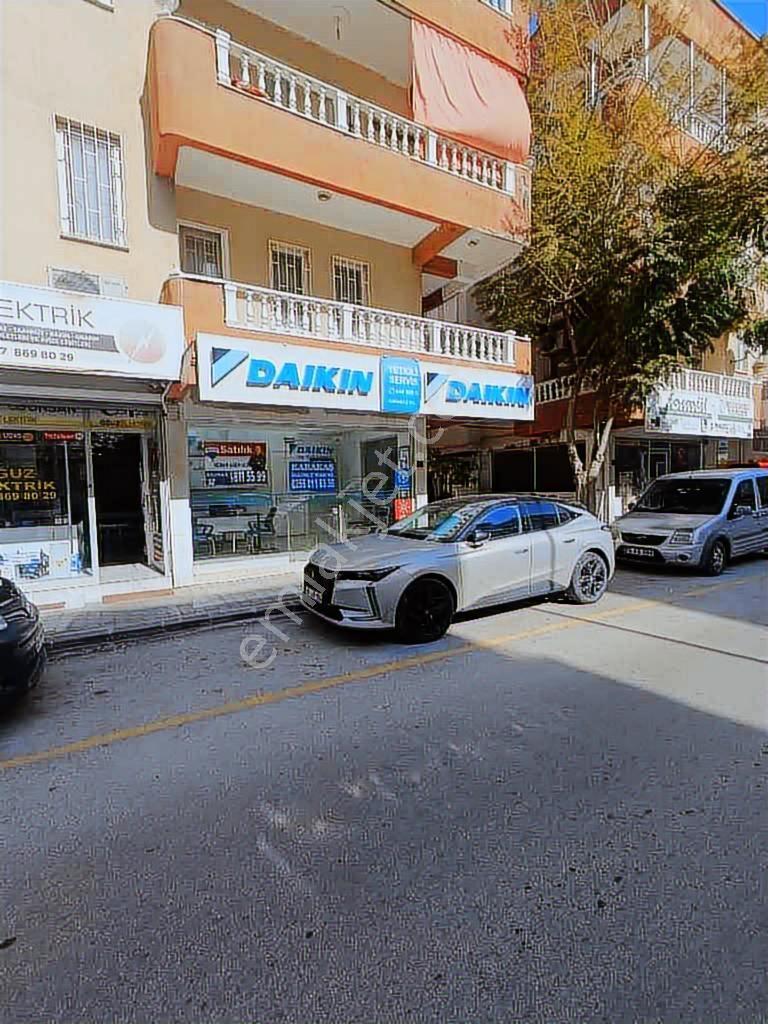 Didim Merkezde İşlek Cadde Üzerinde Satılık Dükkan