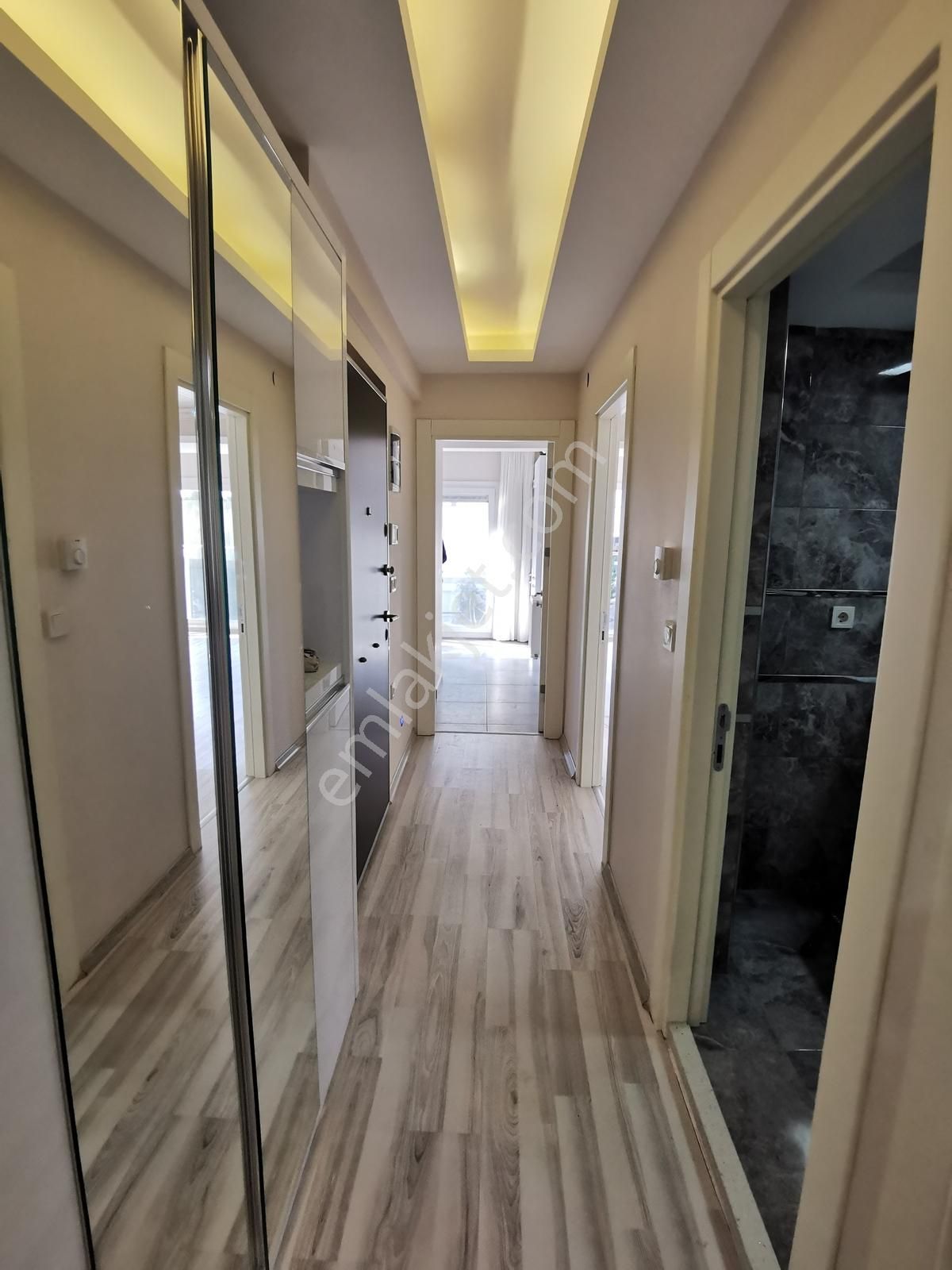 Demirköprü İzban Yakını Geniş Sokak'ta Kiralık Arakat 2+1 Daire - Görsel 7